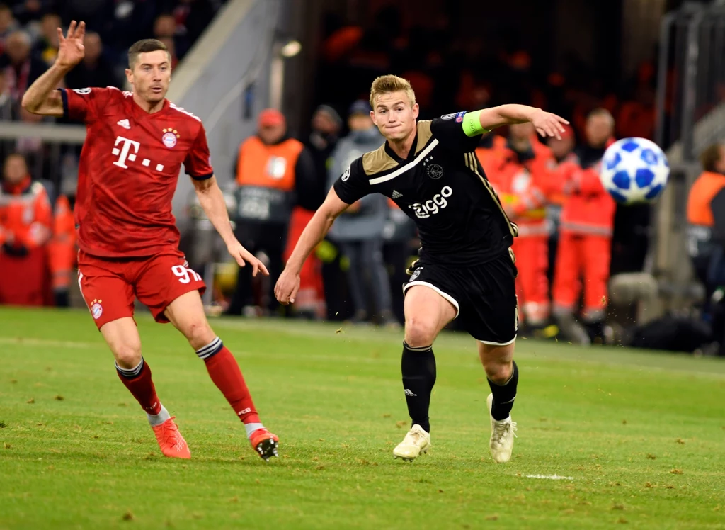 Robert Lewandowski i Matthijs de Ligt (jeszcze w barwach Ajaksu Amsterdam)