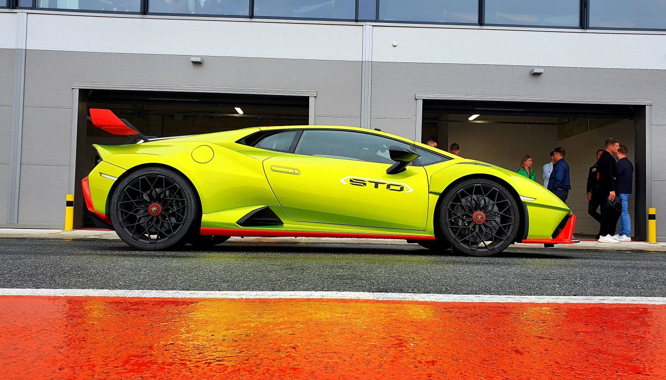 Lamborghini Huracan STO