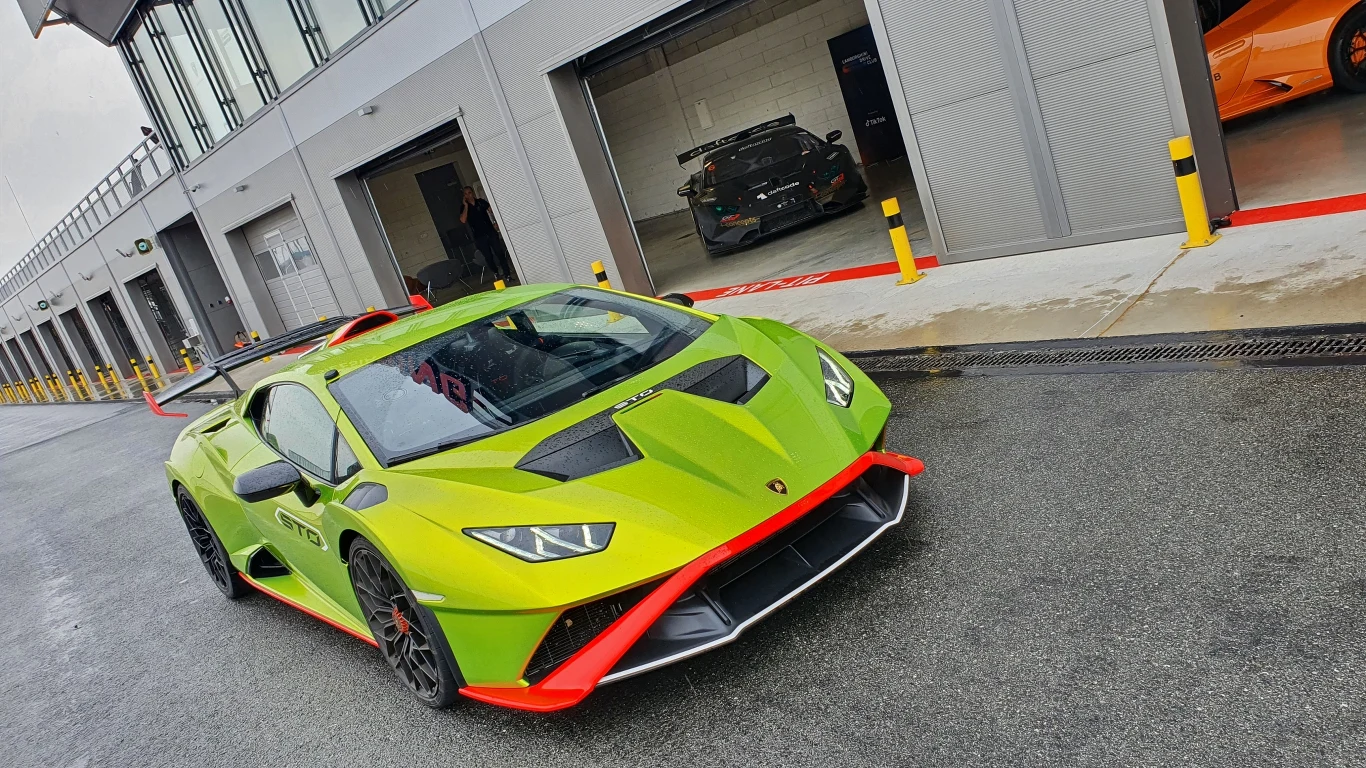 Lamborghini Huracan STO