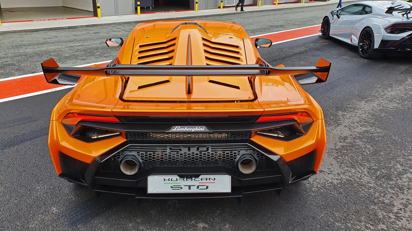 Lamborghini Huracan STO
