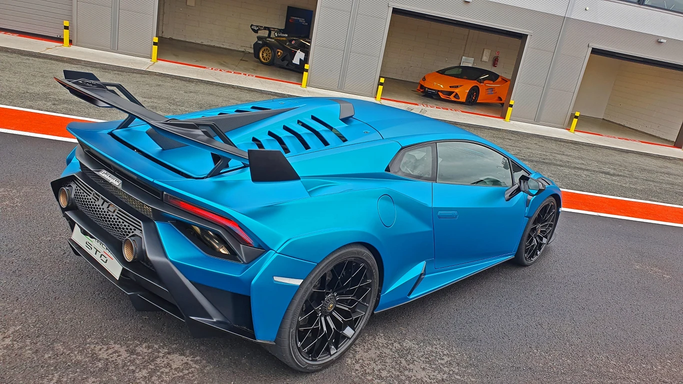 Lamborghini Huracan STO