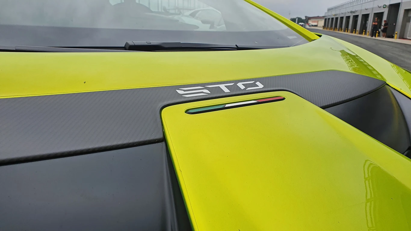 Lamborghini Huracan STO