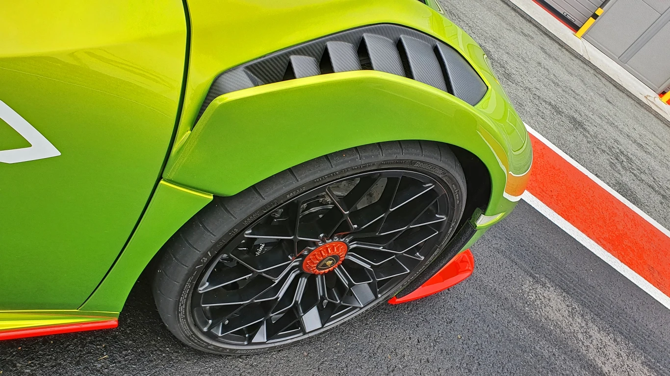 Lamborghini Huracan STO