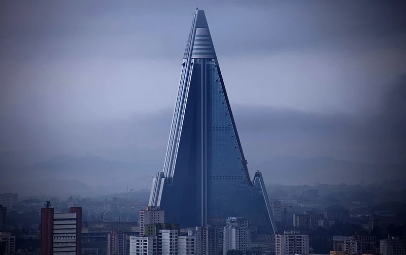 Wiecznie nieskończony Hotel Ryugyŏng Wiecznie nieskończony Hotel Ryugyŏng