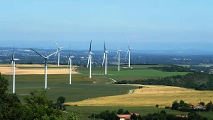 Farma wiatrowa (zdj. ilustracyjne)