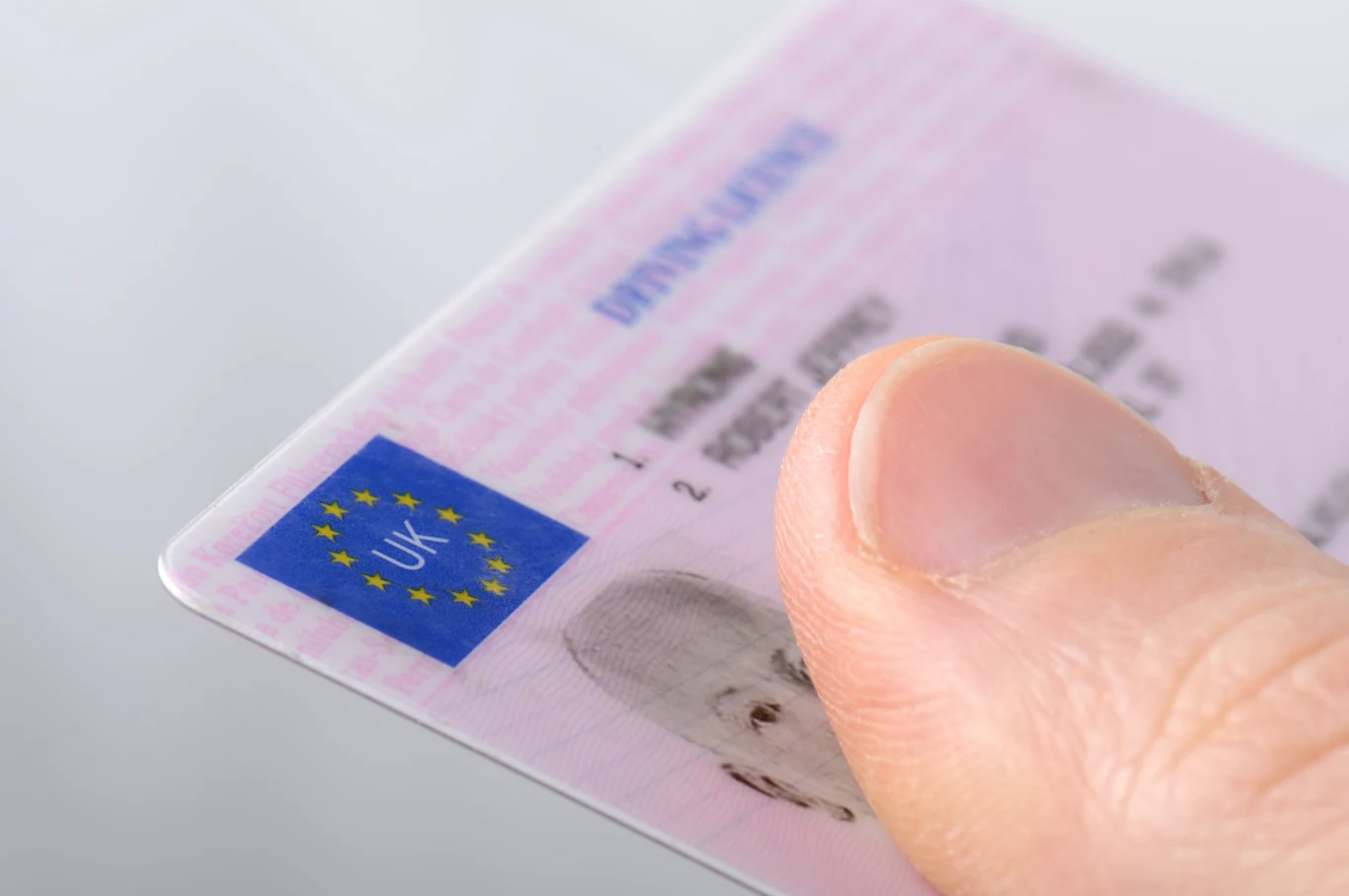 Za jazdę bez aktualnych uprawnień przewidziany jest wysoki mandat