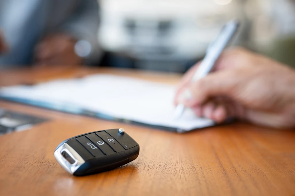 Wniosek o wydanie nowego prawa jazdy można złożyć w urzędzie lub przez internet