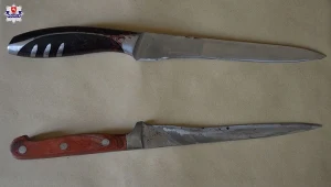 Policja publikuje zdjęcia noży, które trzymał 28-latek; źródło: policja 