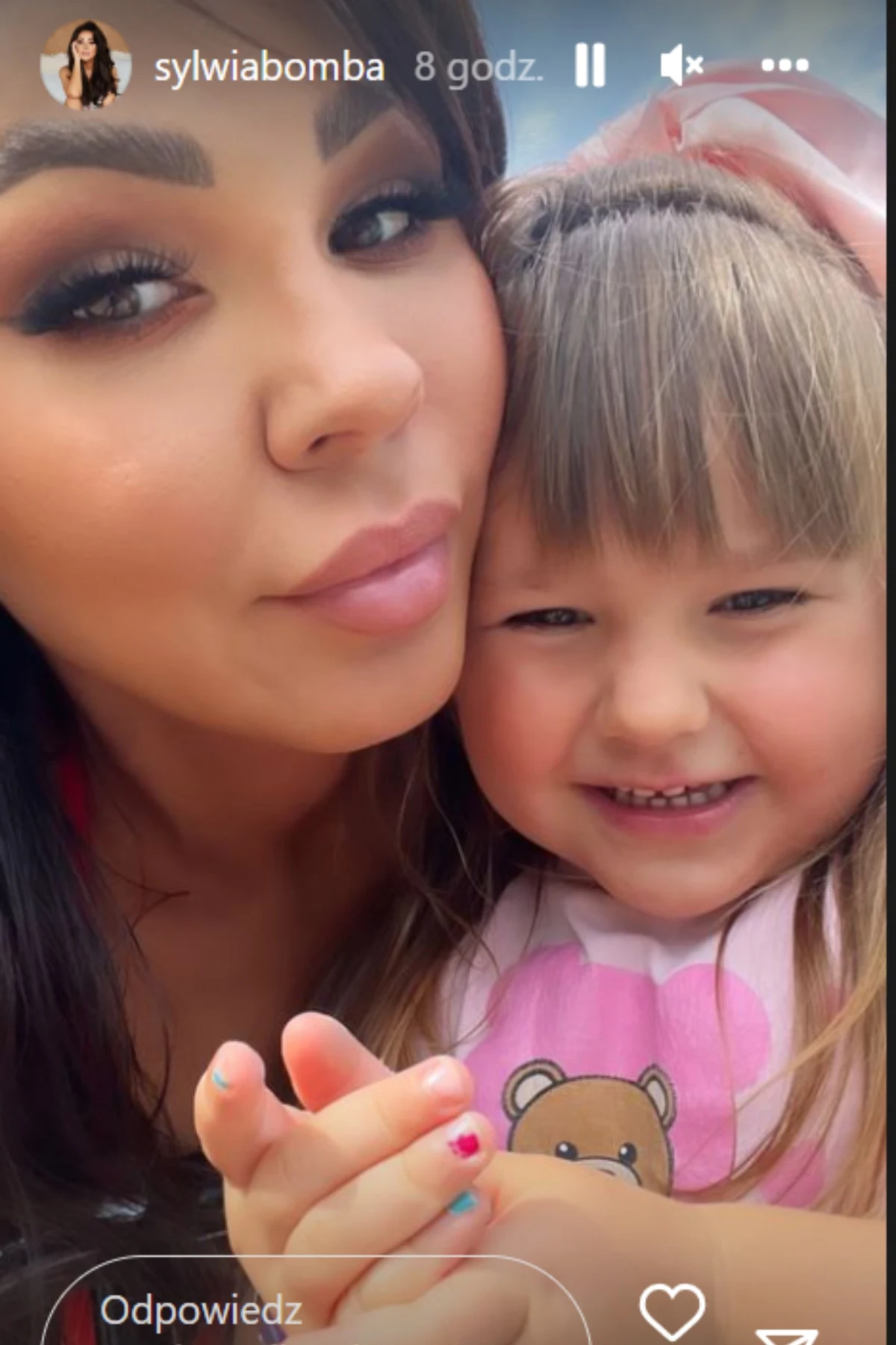 https://www.instagram.com/sylwiabomba/?hl=pl