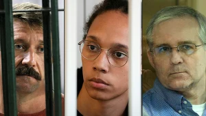 Od lewej: Wiktor But, Brittney Griner, Paul Whelan