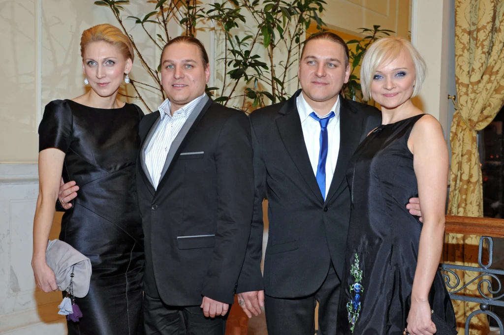 Bracia Golec z żonami