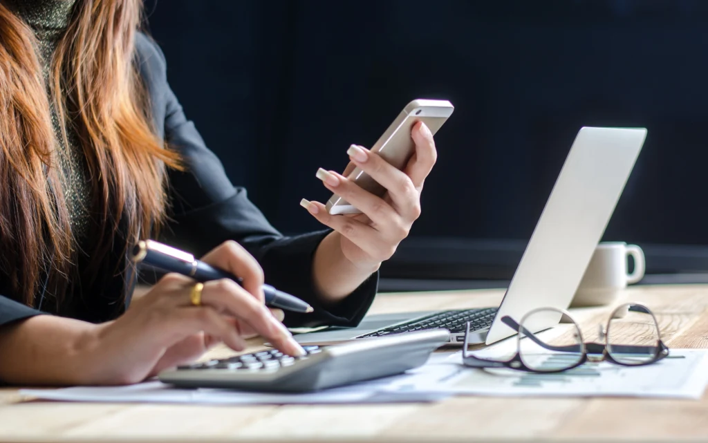 Z wakacji kredytowych mogą skorzystać osoby, które wzięły kredyt złotowy na własny cel mieszkaniowy