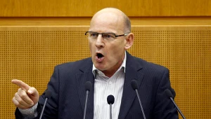 Niemiecki polityk o USA: Nie tylko Rosja jest "wojownicza" i "zła"