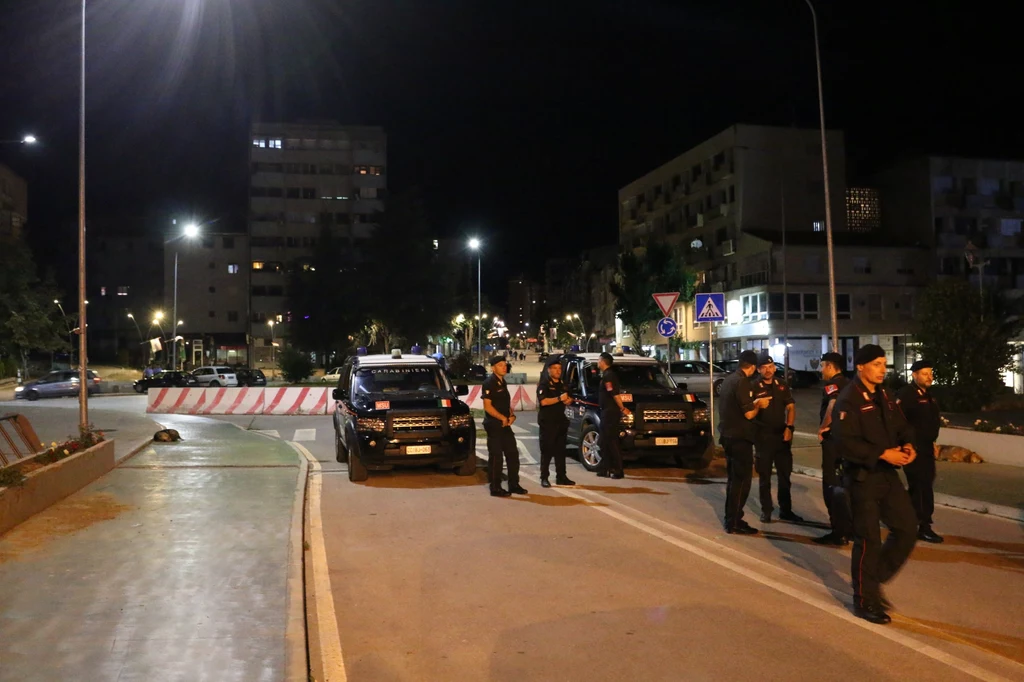 Siły bezpieczeństwa Kosowa blokują drogę w pobliżu granicy z Serbią