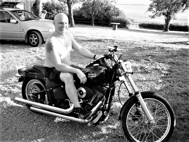 Dariusz Tkaczyk był wokalistą zespołem The Analogs Dariusz Tkaczyk był wokalistą zespołem The Analogs