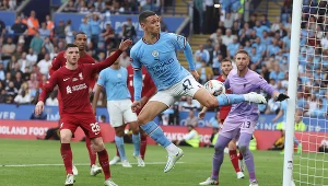 Premier League. Kiedy początek sezonu 2022/23 w lidze angielskiej? Na zdjęciu piłkarze Manchesteru City i Liverpoolu
