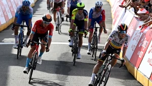 Pello Bilbao (z lewej) to jeden z tych, który musi szukać szans na zyskanie cennych sekund