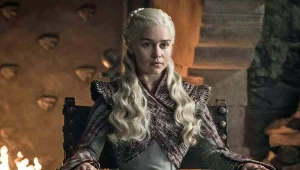 Emilia Clarke w "Grze o tron"