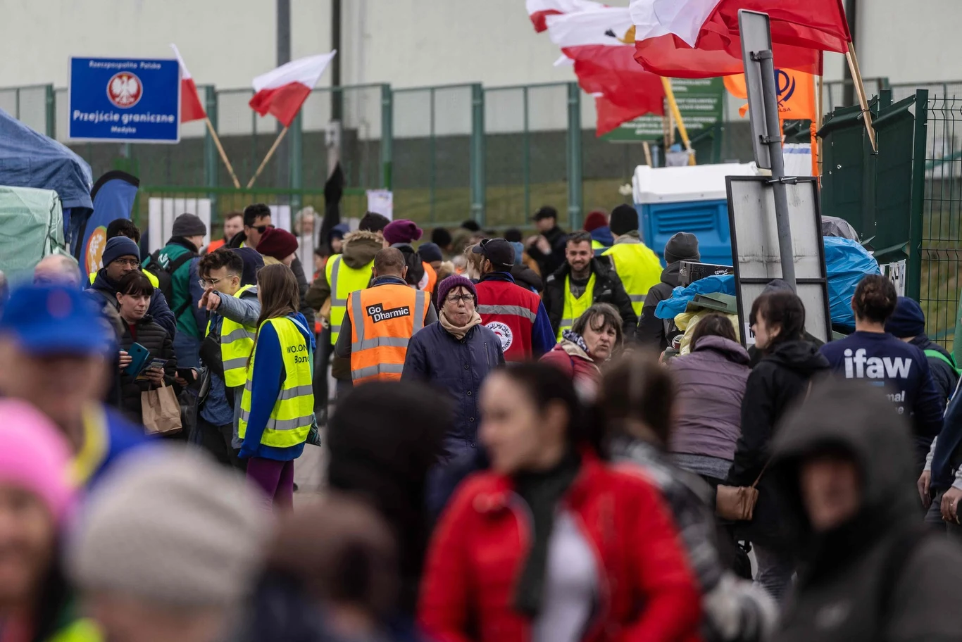 Ukraińcy są zadowoleni z pracy w Polsce, jednak spora część z nich pracuje poniżej kwalifikacji Ukraińcy są zadowoleni z pracy w Polsce, jednak spora część z nich pracuje poniżej kwalifikacji