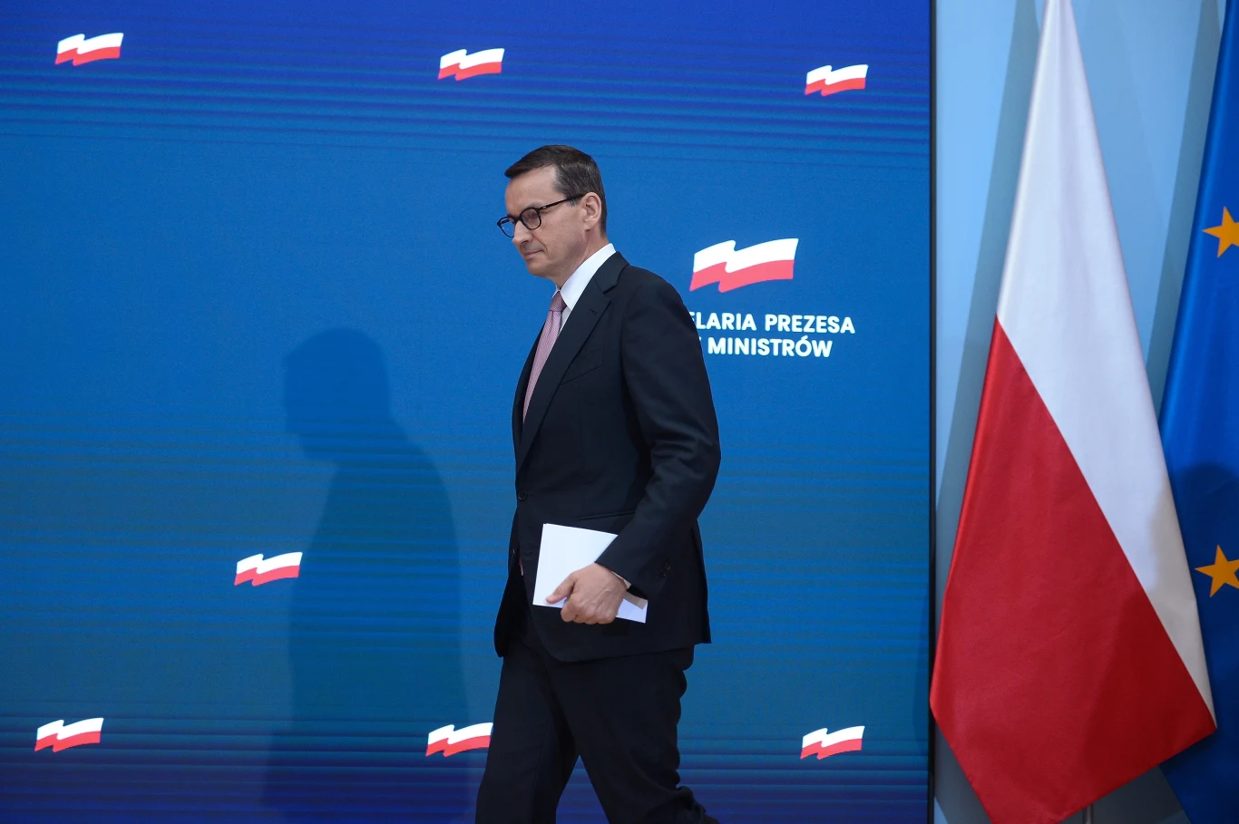 Rząd do czwartku przedstawi propozycje dopłat do innych surowców niż węgiel - zapowiedziął premier Mateusz Morawiecki. Rząd do czwartku przedstawi propozycje dopłat do innych surowców niż węgiel - zapowiedziął premier Mateusz Morawiecki.