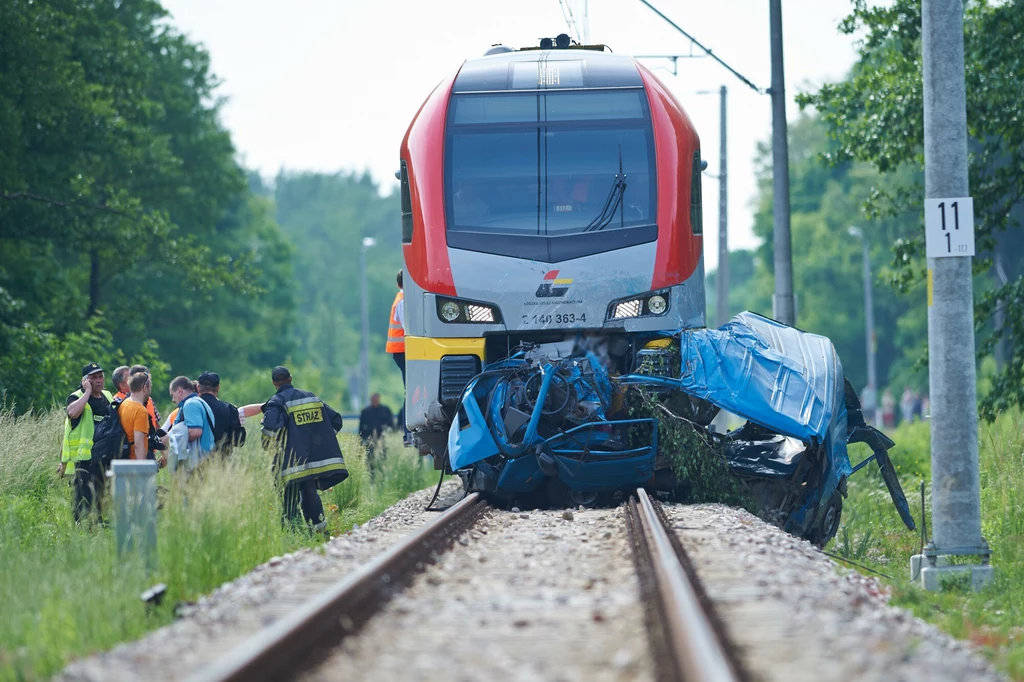 Przepisy dotyczące ruchu na przejazdach nie są wymyślone tak sobie. Tu chodzi o ludzkie życie