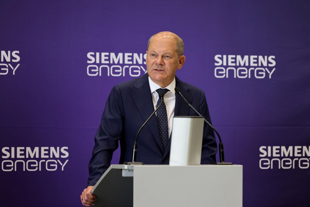 Niemcy od lat starają się o wyłączenie elektrowni atomowych. Rząd był także niechętny, aby przedłużyć ich pracę nawet mimo ograniczenia dostaw energii z Rosji. Jednak teraz Olaf Scholz stwierdził, że to "może mieć sens"