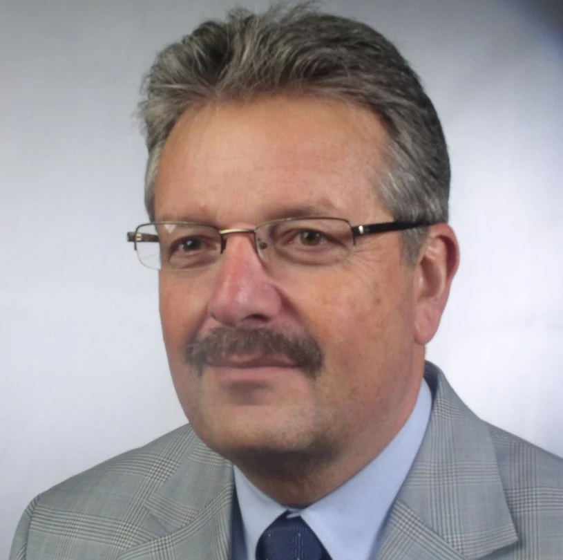 Prof. Włodzimierz Rydzkowski, Katedra Polityki Transportowej Wydziału Ekonomicznego, Uniwersytet Gdański