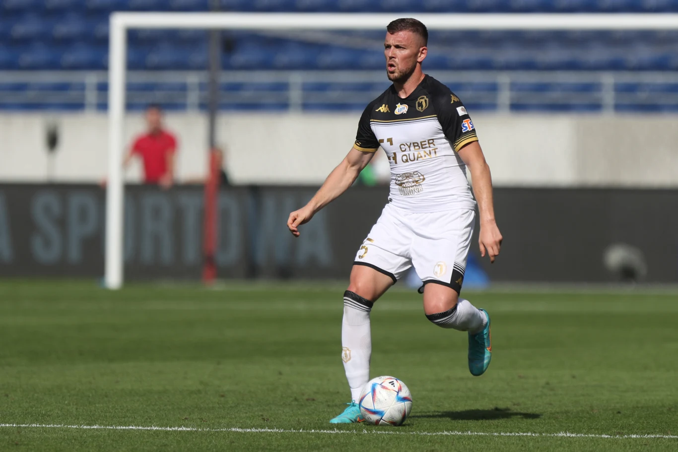 PKO Ekstraklasa: Jagiellonia Białystok - Radomiak Radom. O której godzinie początek? Gdzie oglądać? Transmisja w tv i stream online. Na zdjęciu Bojan Nastić (Jagiellonia) PKO Ekstraklasa: Jagiellonia Białystok - Radomiak Radom. O której godzinie początek? Gdzie oglądać? Transmisja w tv i stream online. Na zdjęciu Bojan Nastić (Jagiellonia)