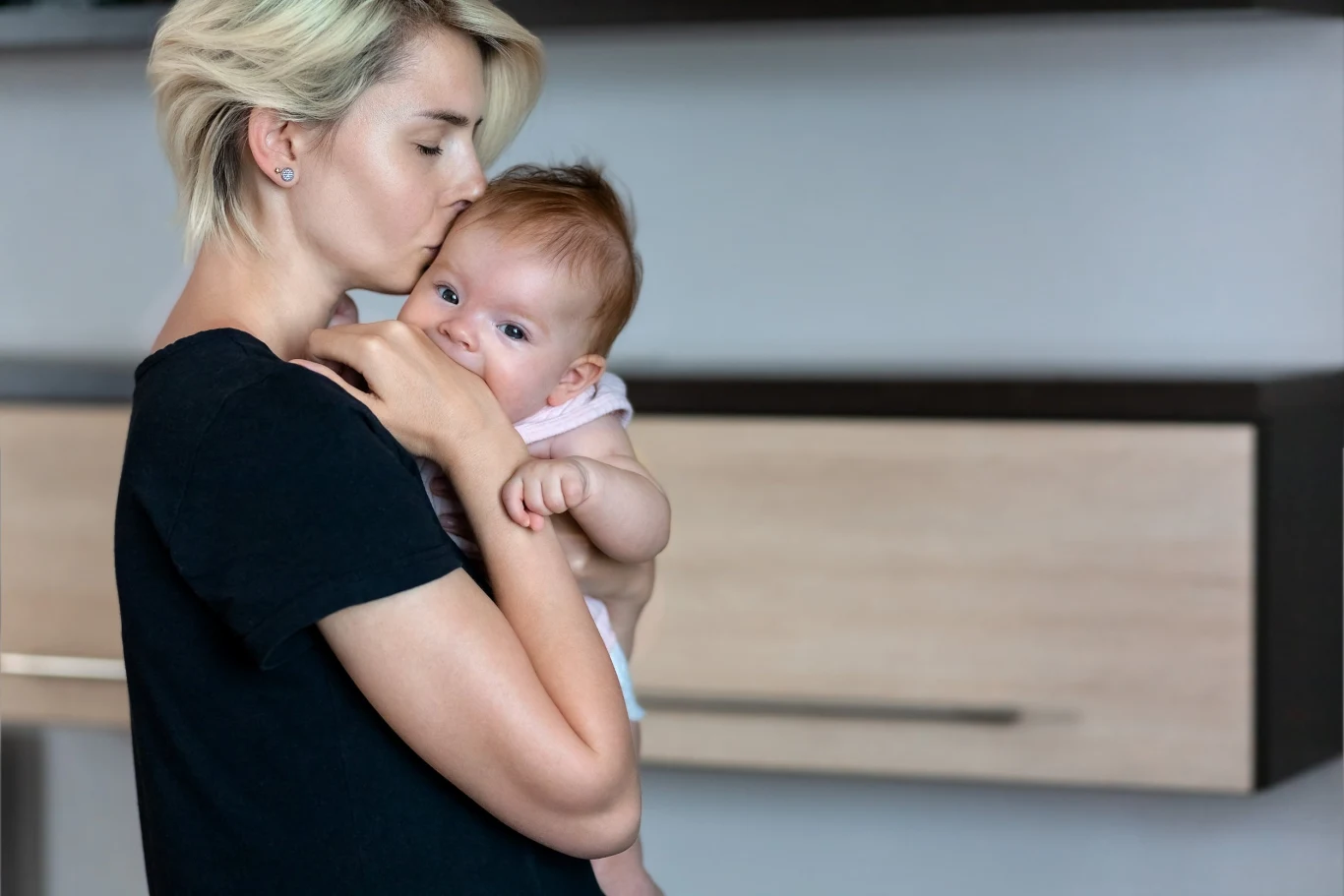 Światowa Organizacja Zdrowia zaleca wyłącznie karmienie piersią do ukończenia przez dziecko 6. miesiąca życia Światowa Organizacja Zdrowia zaleca wyłącznie karmienie piersią do ukończenia przez dziecko 6. miesiąca życia