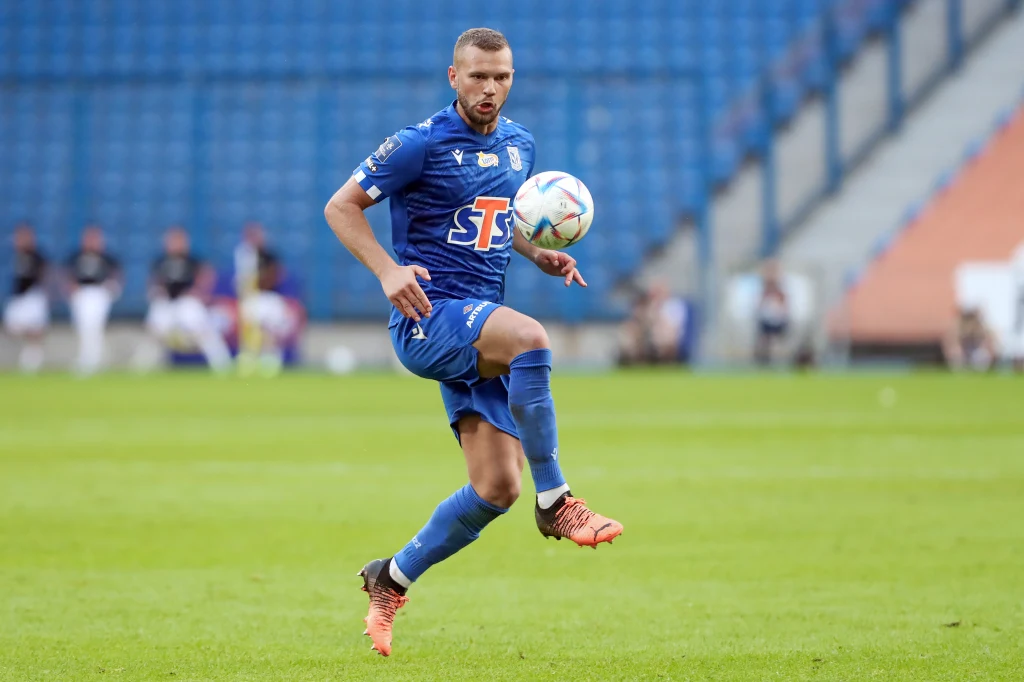 PKO Ekstraklasa: Zagłębie Lubin - Lech Poznań. O której godzinie początek? Gdzie transmisja? Na zdjęciu Jesper Karlstrom (Lech) PKO Ekstraklasa: Zagłębie Lubin - Lech Poznań. O której godzinie początek? Gdzie transmisja? Na zdjęciu Jesper Karlstrom (Lech)