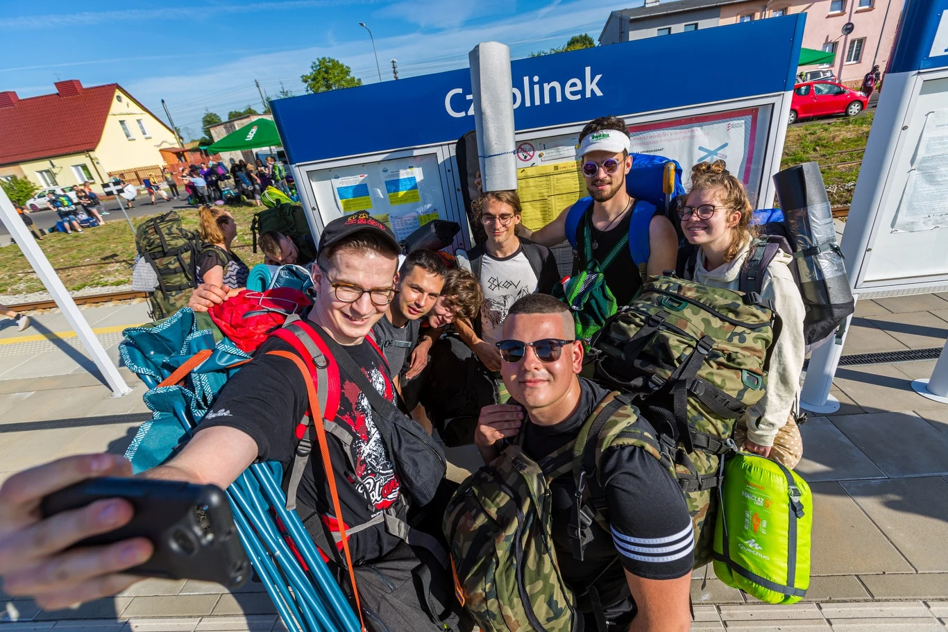 Na festiwalowym polu Pol'and'Rock 2022 pojawia się coraz więcej fanów!