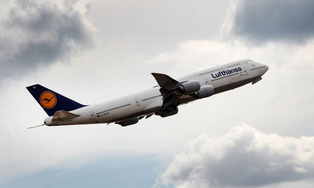 Lufthansa stopniowo łagodzi konflikty z pracownikami