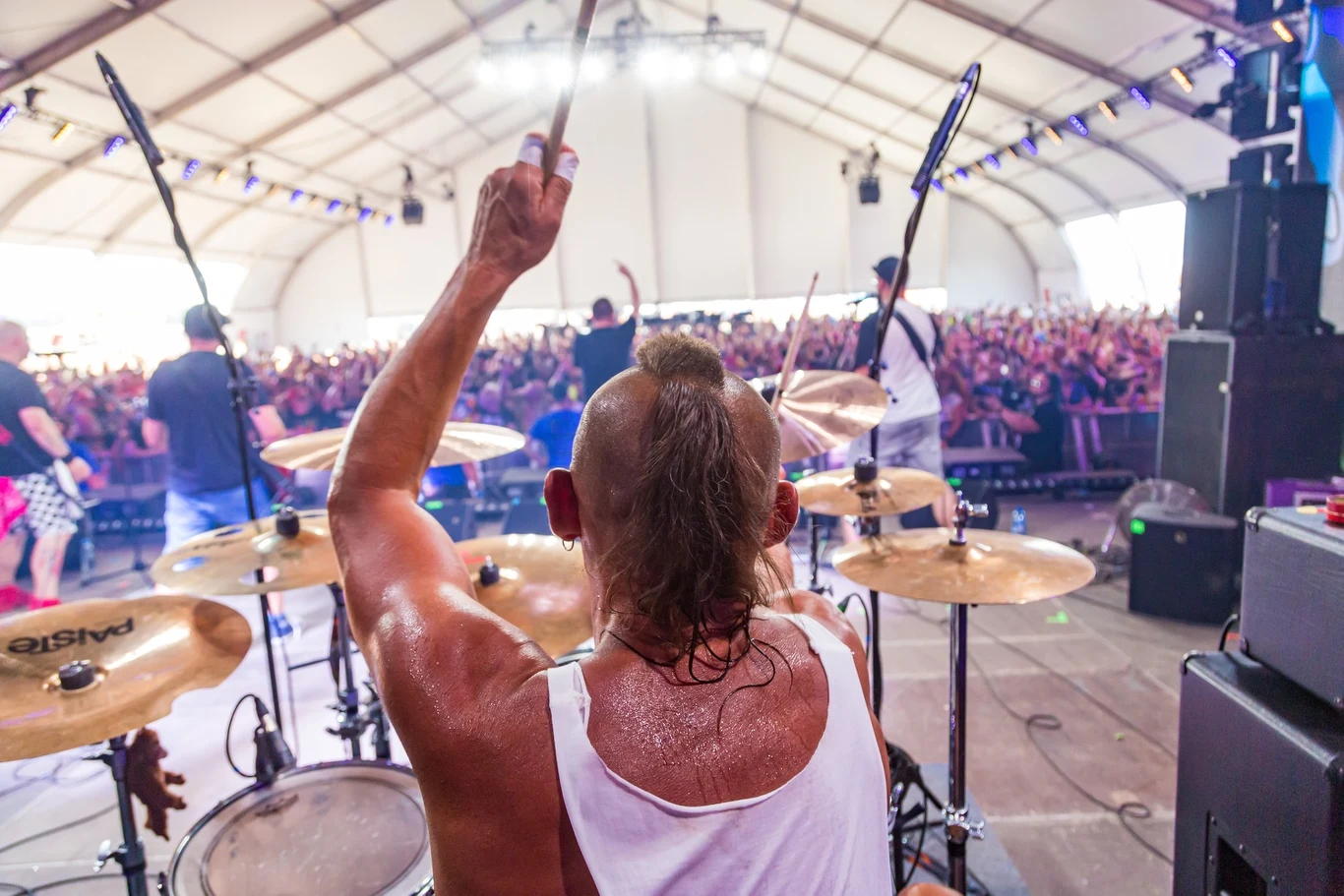 Zobacz zdjęcia z koncertu grupy Uliczny Opryszek na Małej Scenie Pol'and'Rock Festival 2022 Zobacz zdjęcia z koncertu grupy Uliczny Opryszek na Małej Scenie Pol'and'Rock Festival 2022