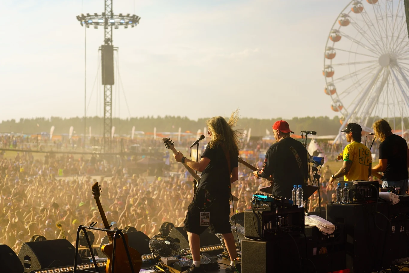 Zobacz zdjęcia z koncertu grupy Luxtorpeda na Pol'and'Rock Festival 2022!