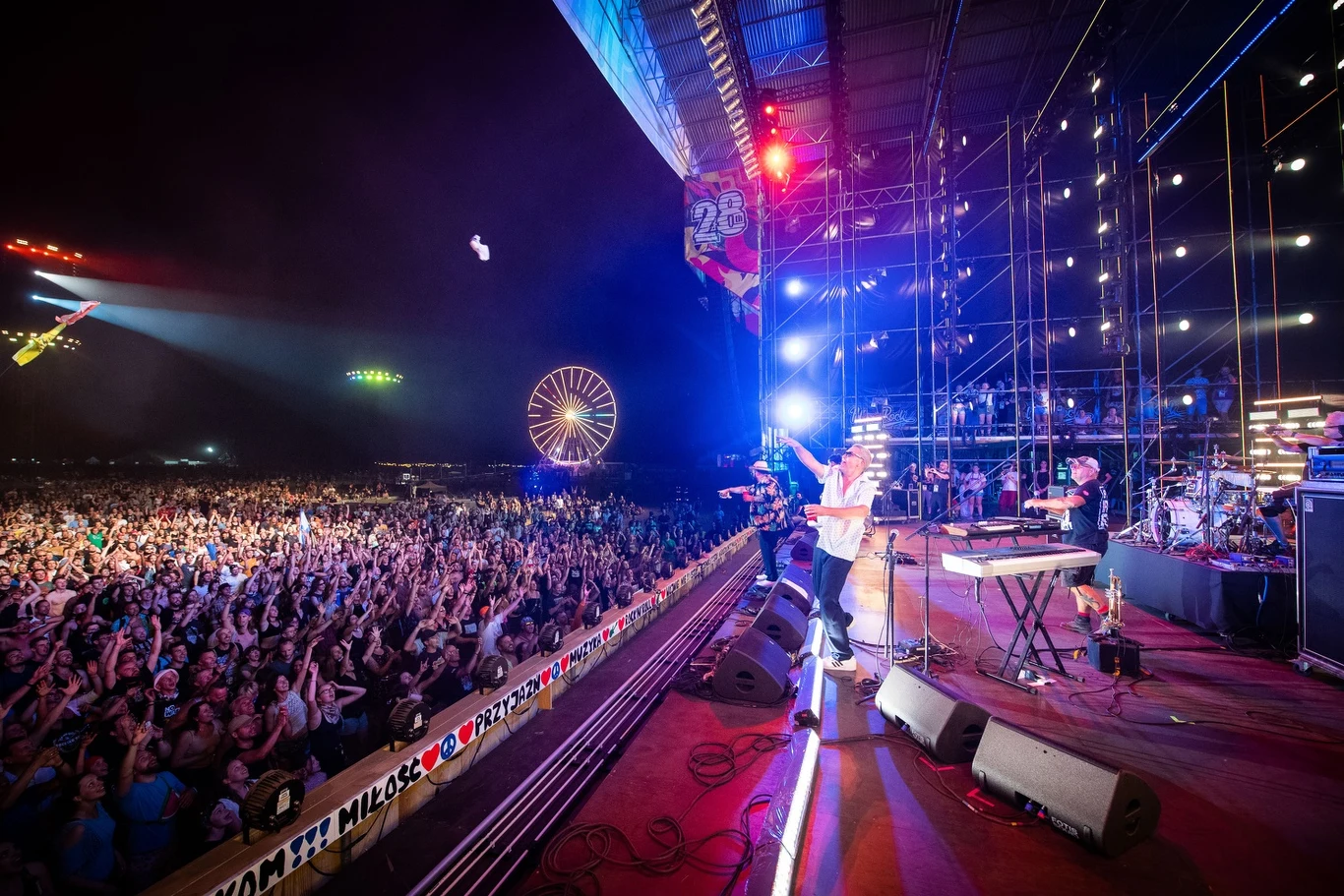 Do największych przebojów grupy należą utwory "Scooby Snacks", "The Fun Lovin' Criminal", "Loco" i "King of New York". W Czaplinku Amerykanie sięgnęli po klasyk "We Will Rock You" Queen.