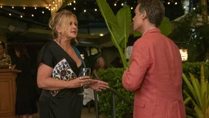 Jennifer Coolidge i Murray Bartlett w serialu HBO "Biały Lotos"