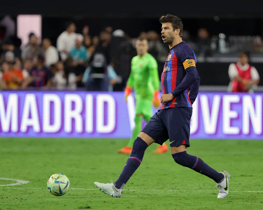 Gerard Pique może zrezygnować z pokaźnej sumy pieniędzy. FC Barcelona chce przekonać piłkarza do drastycznego kroku Gerard Pique może zrezygnować z pokaźnej sumy pieniędzy. FC Barcelona chce przekonać piłkarza do drastycznego kroku