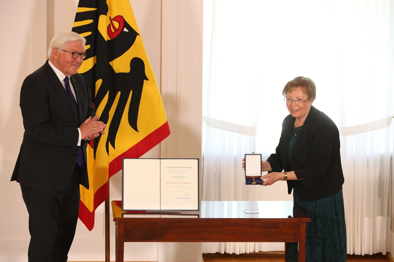 Juliane Diller odbiera odznaczenie za zaangażowanie na rzecz ochrony natury, środowiska i klimatu