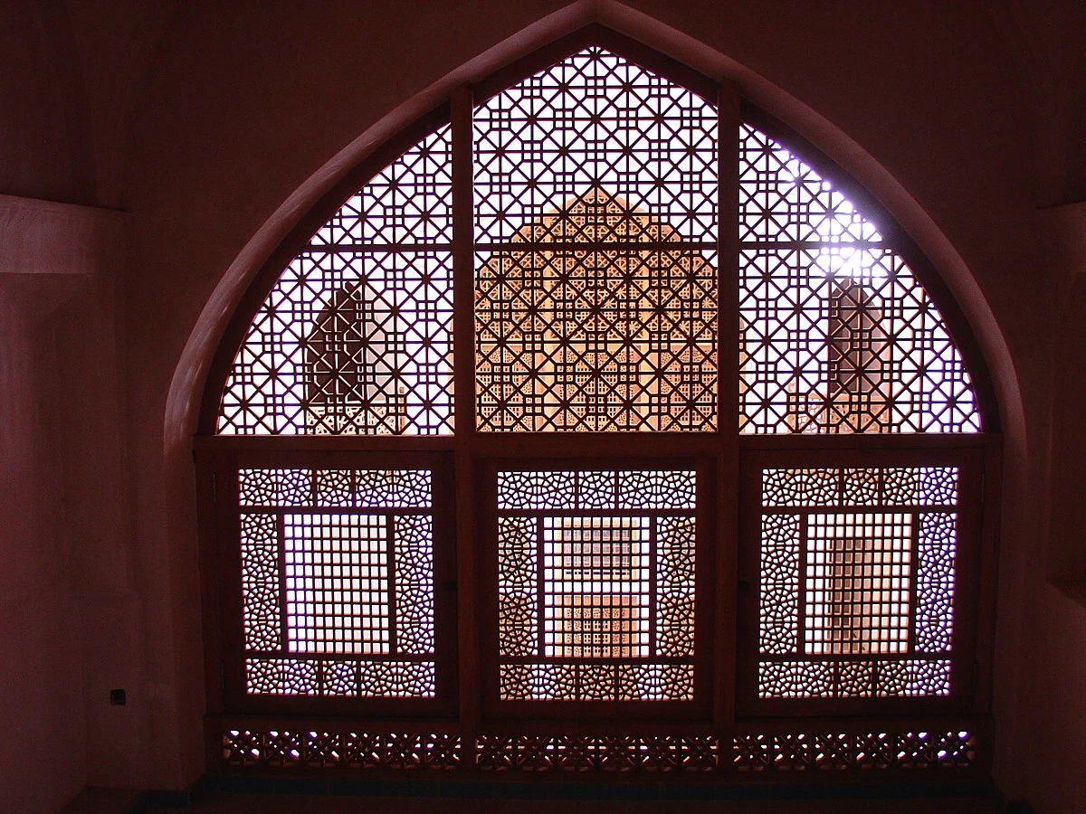 Powrót do dawnej architektury arabskiej to sposób na walkę w upałami