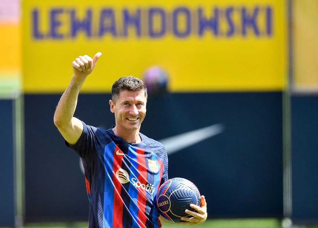Robert Lewandowski podczas prezentacji w Barcelonie