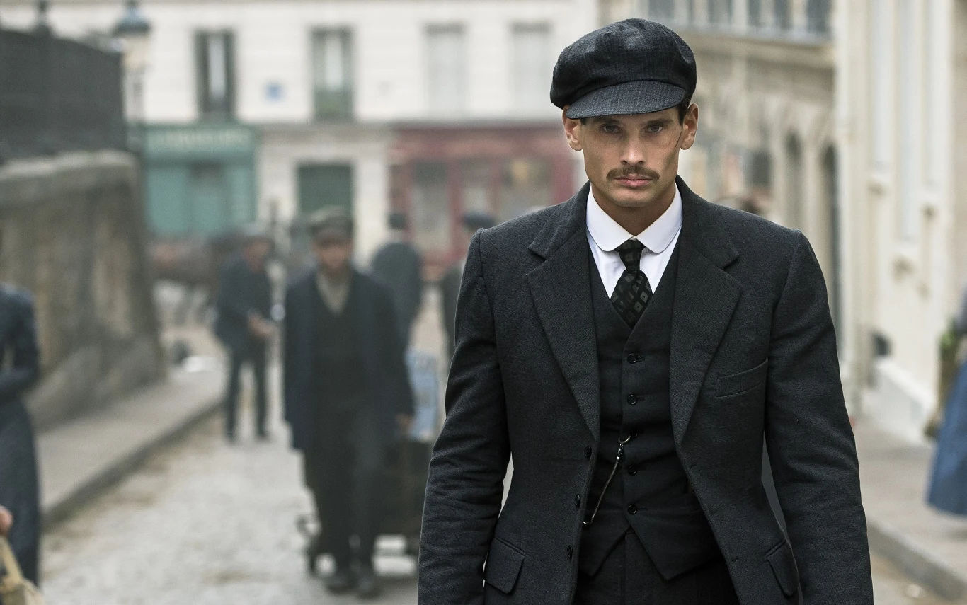 „Paryż 1900: policja” 