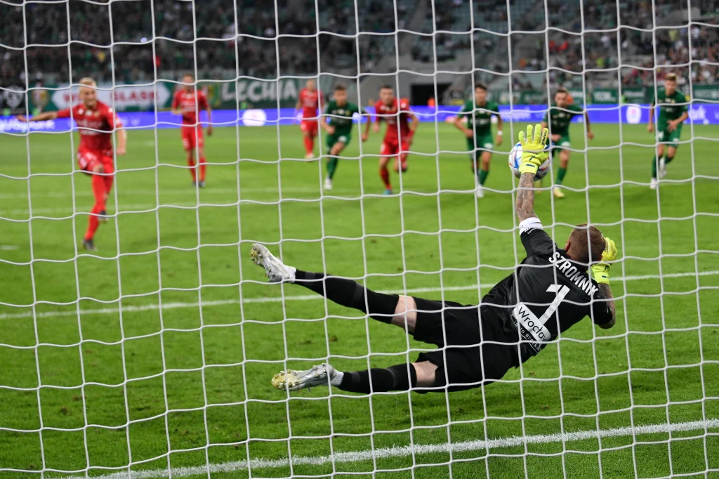 Michał Szromnik obronił rzut karny