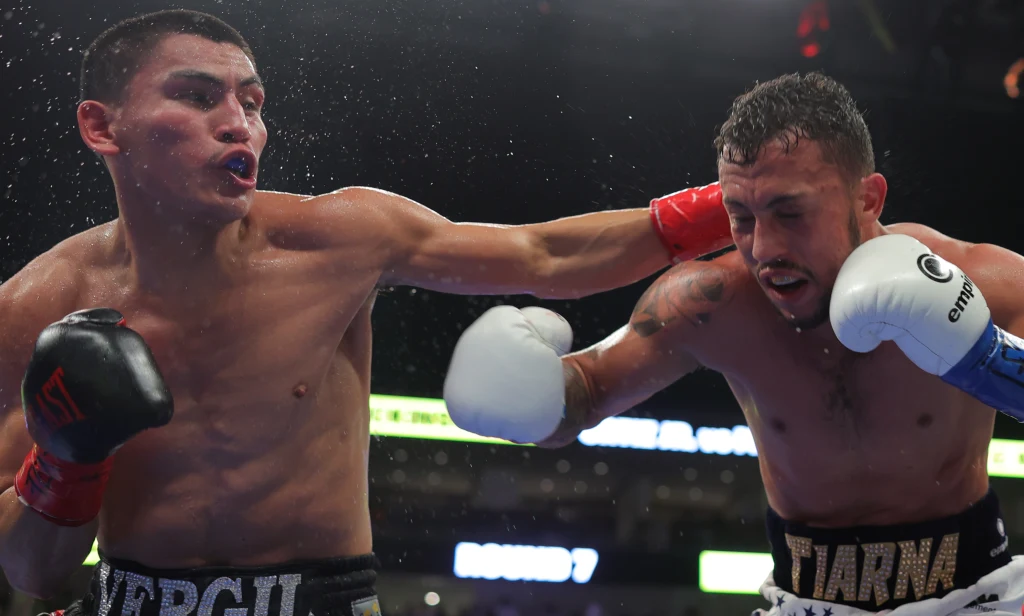 Vergil Ortiz junior (z lewej) w walce z Michaelem McKinsonem Vergil Ortiz junior (z lewej) w walce z Michaelem McKinsonem