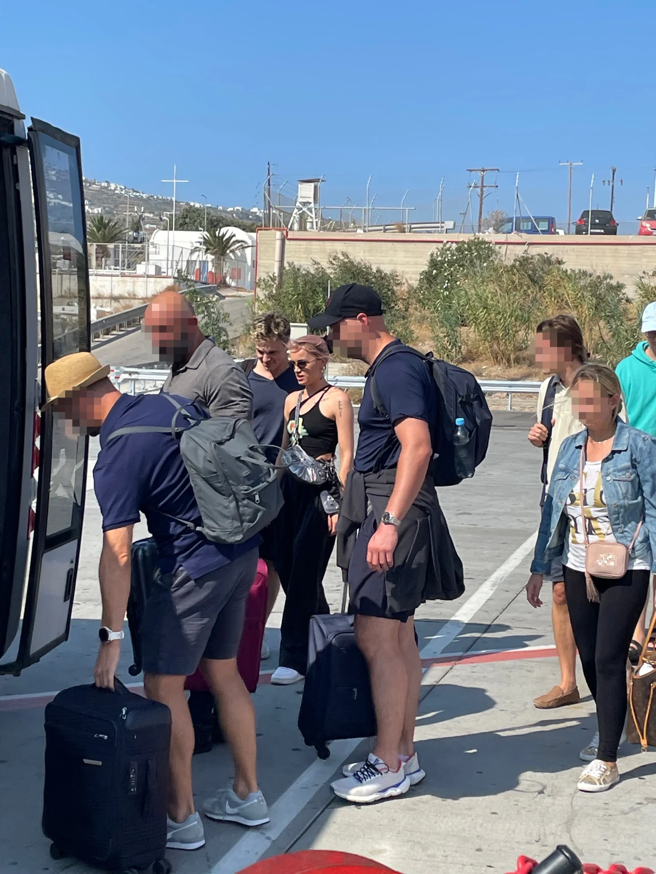 Maffashion i jej nowy ukochany w drodze na Santorini Maffashion i jej nowy ukochany w drodze na Santorini