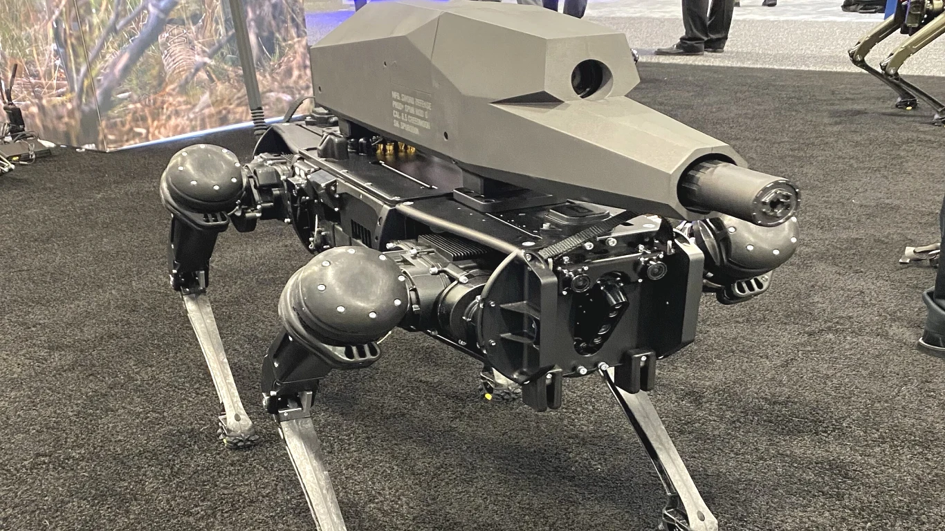 Robo-psy zaczęły służyć w bazie Sił Kosmicznych USA Robo-psy zaczęły służyć w bazie Sił Kosmicznych USA