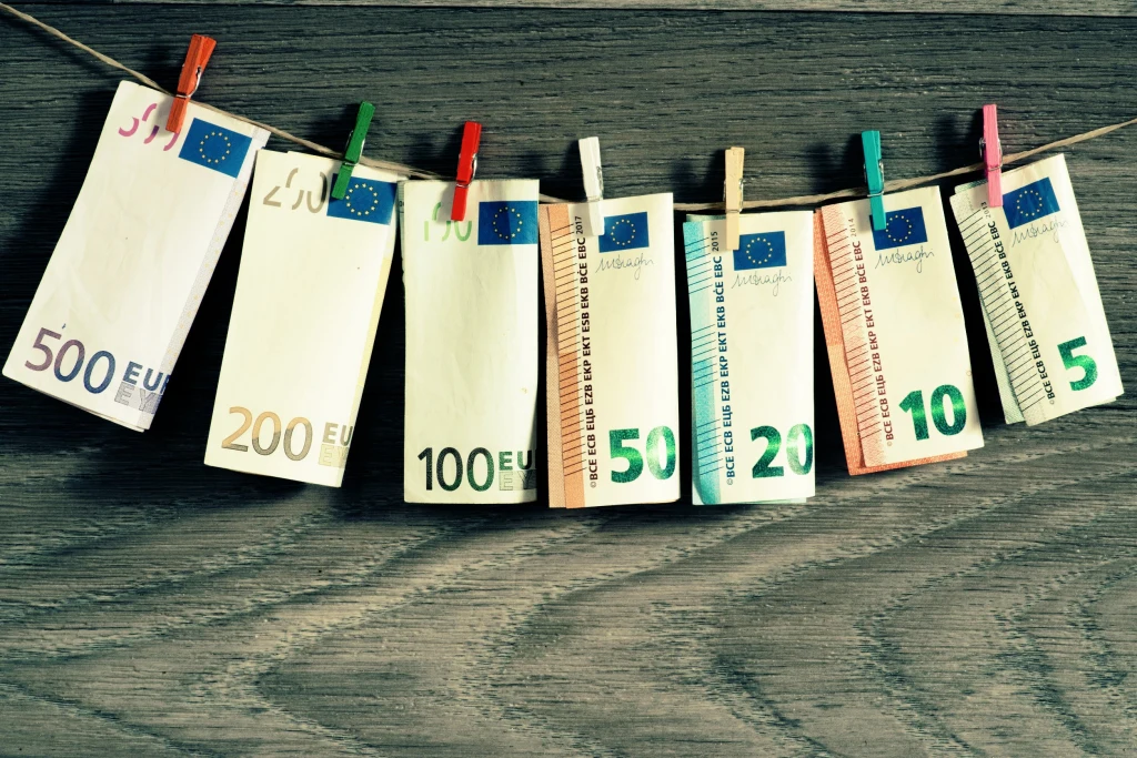 Światowa gospodarka narażona jest na przedłużający się okres słabego wzrostu i podwyższonej inflacji (zdj. ilustracyjne)