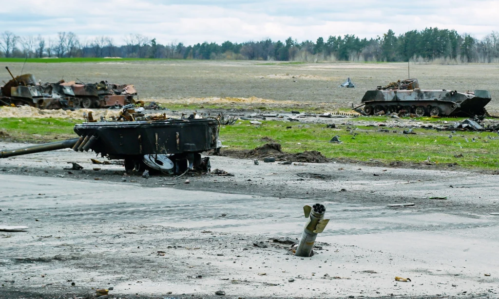 Rosyjska broń jest wyposażona w zachodnie komponenty? Na zdj. zniszczenia w okolicach Hostomela na Ukrainie