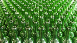 Walka o szklane butelki w systemie kaucyjnym. Czy zwrócimy je w sklepach?