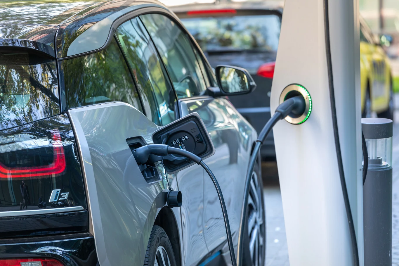 Już pod koniec wakacji liczba aut elektrycznych w Polsce przekroczy 25 tys. Już pod koniec wakacji liczba aut elektrycznych w Polsce przekroczy 25 tys.