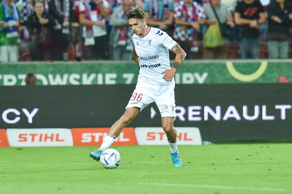 PKO Ekstraklasa: Górnik Zabrze - Stal Mielec. O której godzinie początek meczu w sobotę? Gdzie oglądać transmisję w tv i stream online? Na zdjęciu Robert Dadok (Górnik) PKO Ekstraklasa: Górnik Zabrze - Stal Mielec. O której godzinie początek meczu w sobotę? Gdzie oglądać transmisję w tv i stream online? Na zdjęciu Robert Dadok (Górnik)